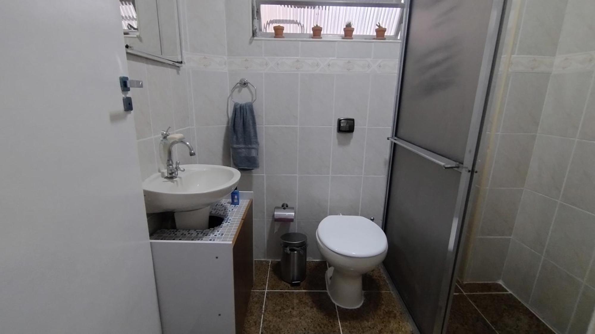 Charmoso Na Frente Da Apartamento